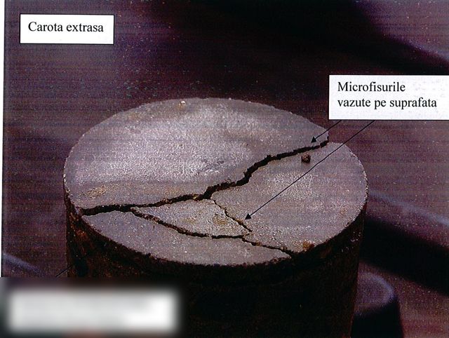Carotă cilindrică din pardoseală, cu stratul superior fisurat